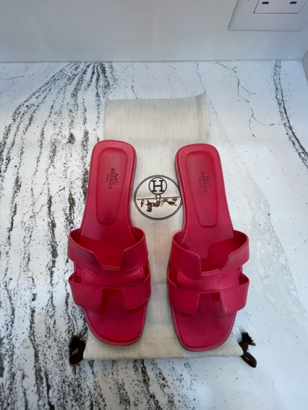 Hermes Oran Bright Pink H-Cut Leather Slide Sandals - Picture 3 of 10